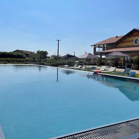 Almavite Wine Resort With Pool Desenzano del Garda Bagian luar foto